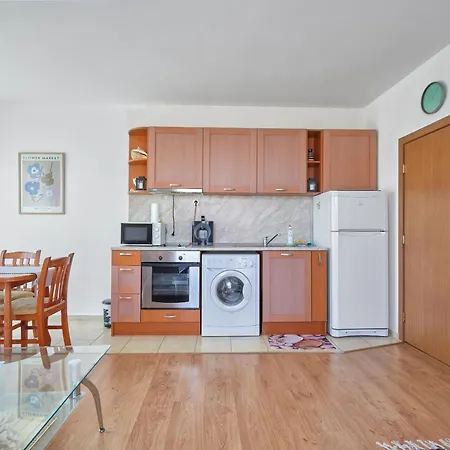 Apartment Charming 1-bedroom In Ravda By Flat Mаnаger *