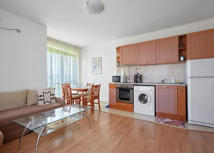Charming 1-bedroom In Ravda By Flat Mаnаger * Νεσέμπαρ